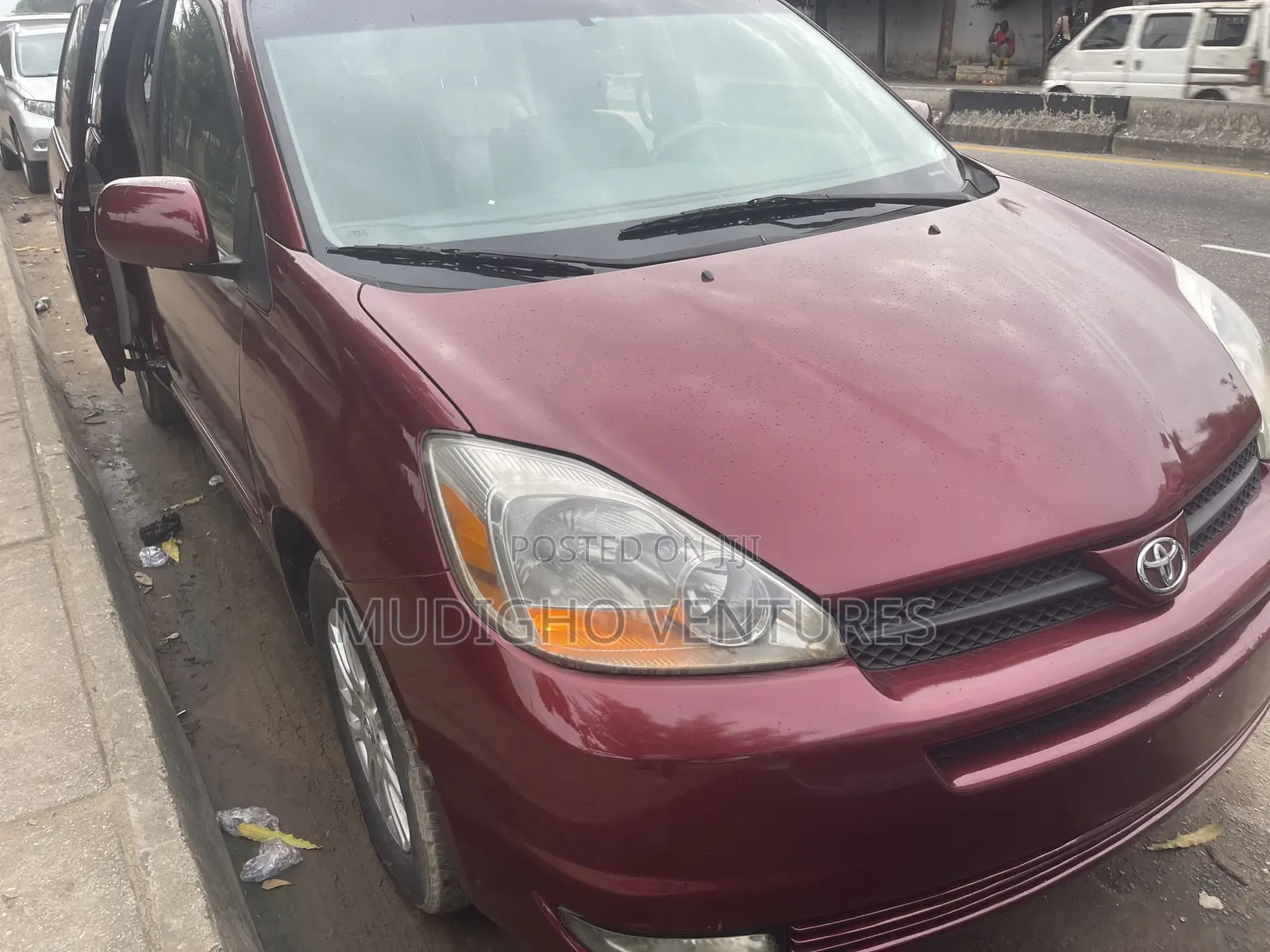 Toyota Sienna 2005 Red