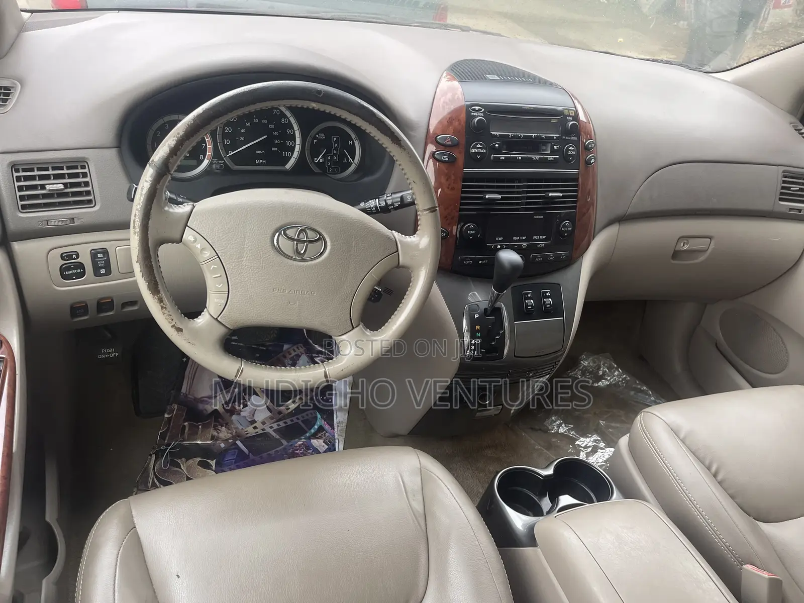 Toyota Sienna 2005 Red