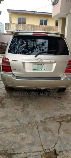 Toyota Highlander 2001 Beige