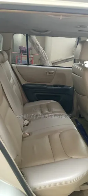 Toyota Highlander 2001 Beige