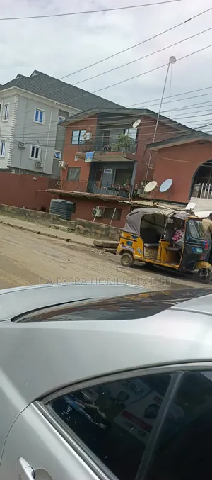 3bdrm Block of Flats in Ikorodu Road / Shomolu for sale
