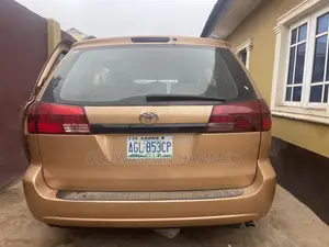 Toyota Sienna 2005 Gold