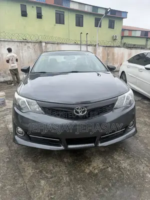 Toyota Camry SE Limited Edition 4dr Sedan (2.5L 4cyl 6A) 2012 Gray