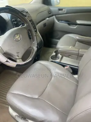 Toyota Sienna 2005 Gold