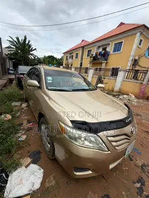 Toyota Camry LE 4dr Sedan (2.5L 4cyl 6AM) 2010 Beige
