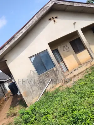 4bdrm Bungalow in Ire Estate, Igbogbo for sale