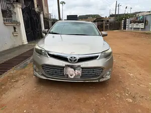 Toyota Avalon Limited 4dr Sedan (3.5L 6cyl 6A) 2014 Gold