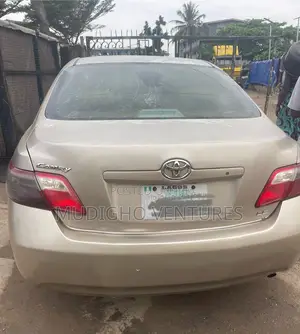 Toyota Camry 2008 Gold