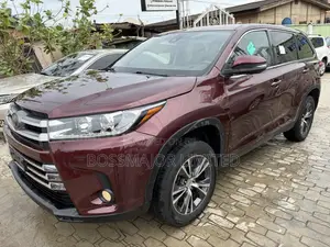 Toyota Highlander LE Plus 2019 Burgundy