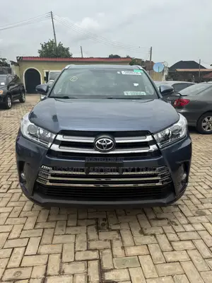 Toyota Highlander XLE 4dr SUV AWD (3.5L 6cyl 6A) 2015 Blue