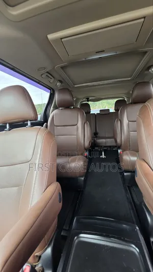 Toyota Sienna Limited Premium 7 Passenger (3.5L 6cyl 8A) 2016 White
