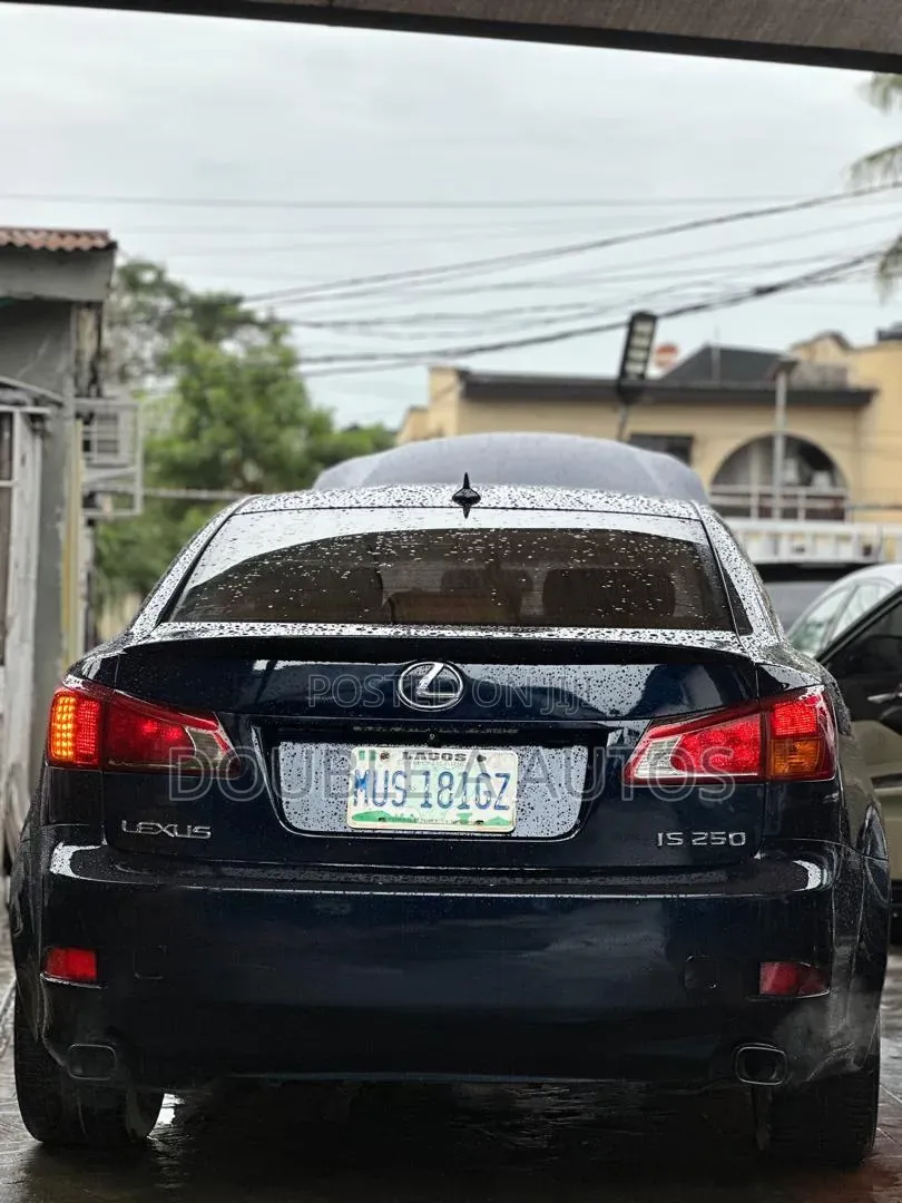 Lexus IS 250 2009 Blue