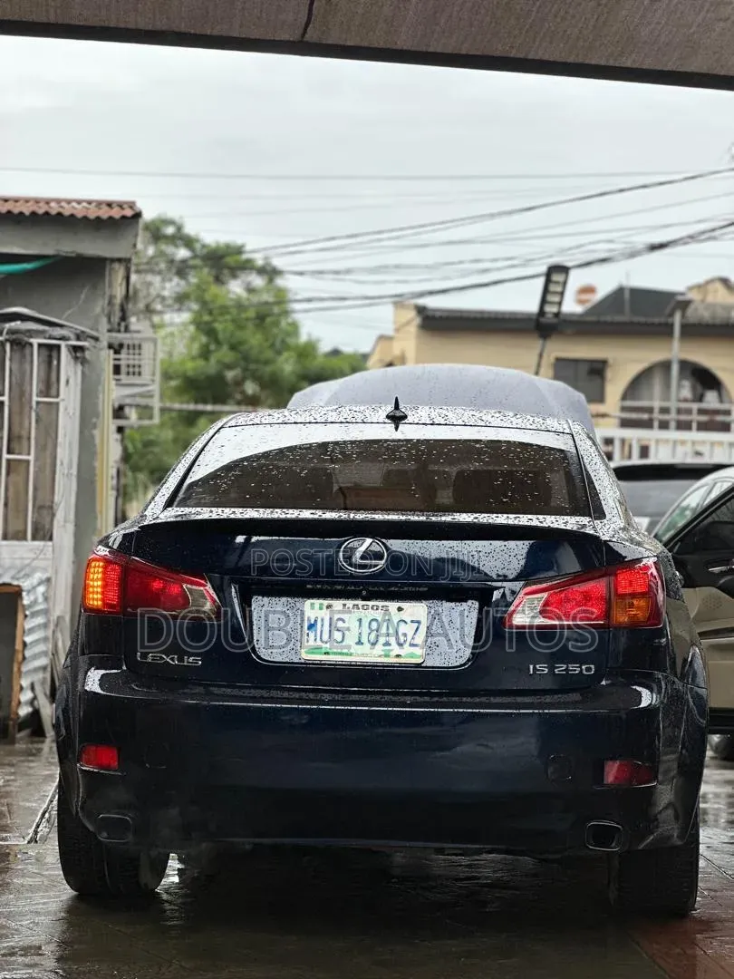 Lexus IS 250 2009 Blue