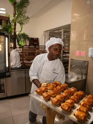 Male Pastry Chef Needed – Sangotedo