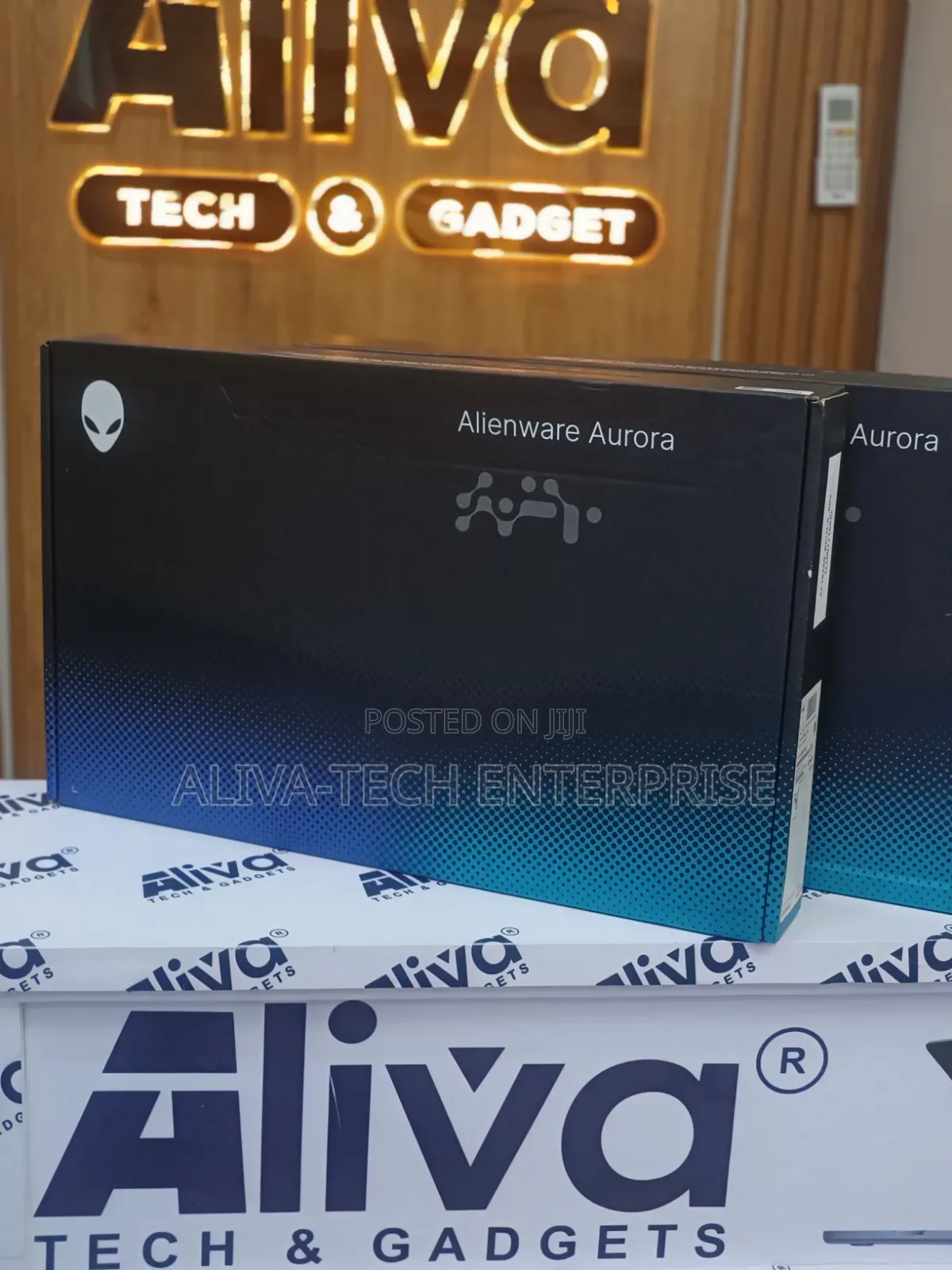 New Laptop Alienware 16 Aurora 16GB Intel Core 5 SSD 512GB