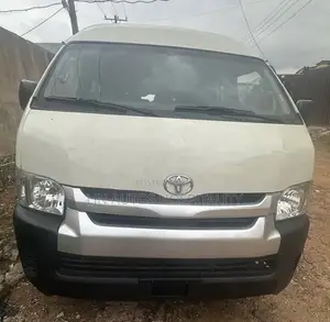 Toyota HiAce 2015 White