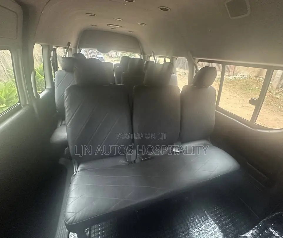 Toyota HiAce 2015 White