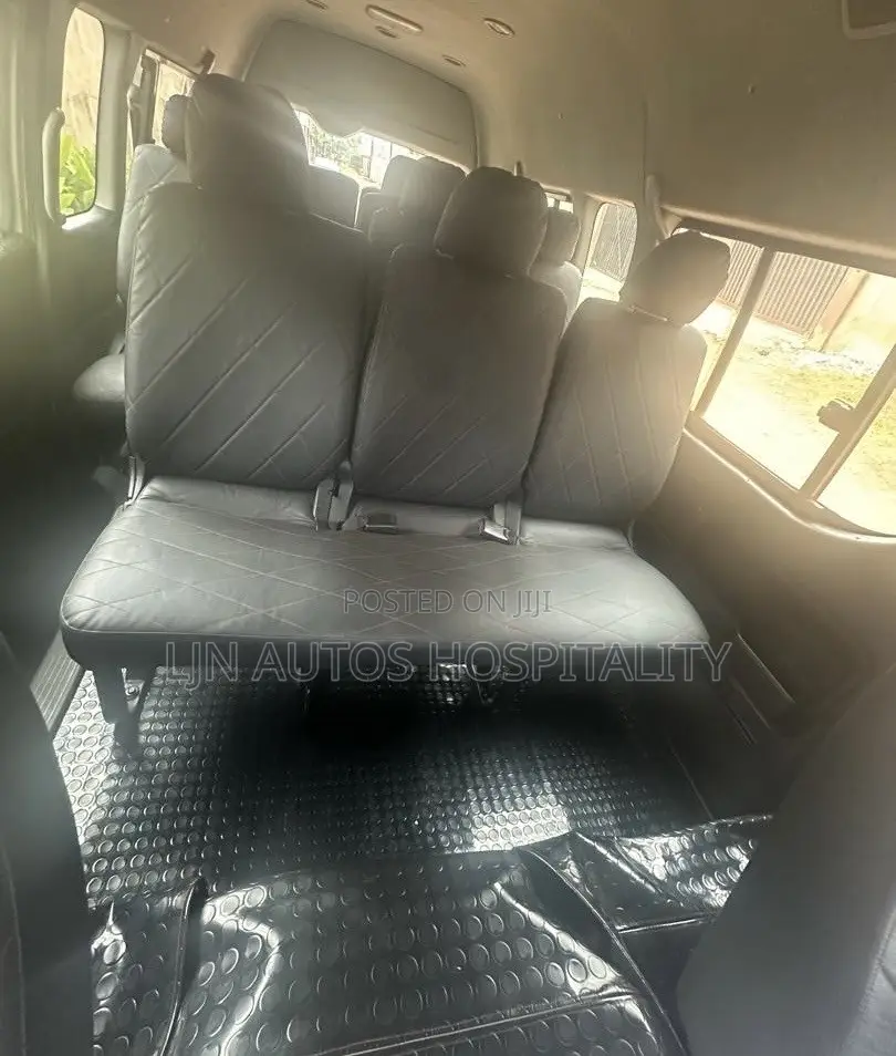 Toyota HiAce 2015 White