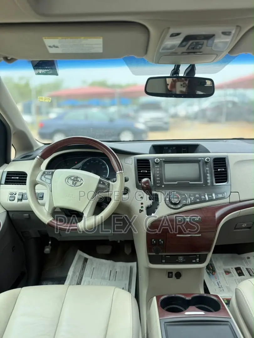 Toyota Sienna 2014 White