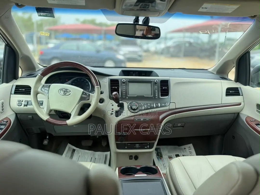 Toyota Sienna 2014 White