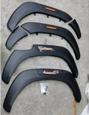 Hilux Fender Spoiler White Light
