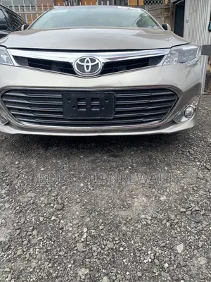 Toyota Avalon Limited Sedan FWD (3.5L 6cyl 6A) 2013 Gold