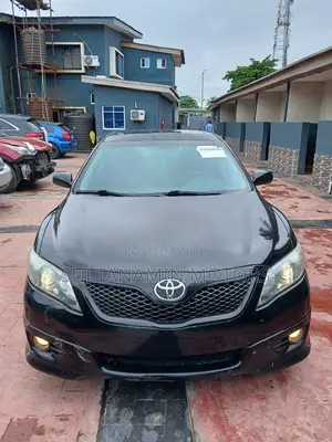Toyota Camry SE 4dr Sedan (2.5L 4cyl 6AM) 2010 Black