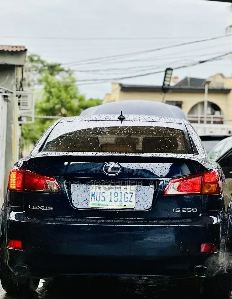 Lexus IS 2008 Blue