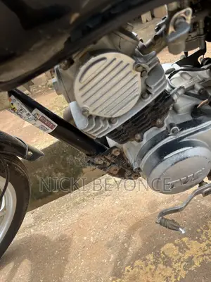 TVS HLX 125 2023 Black