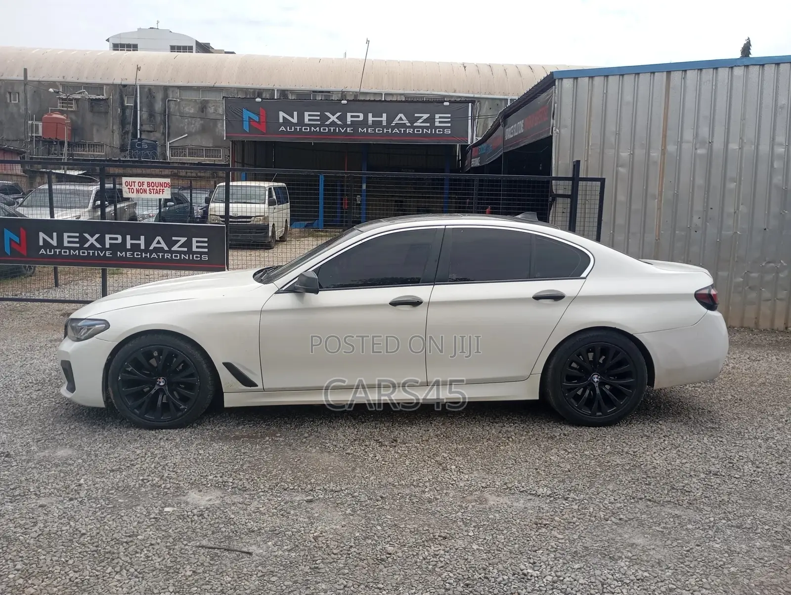 BMW 528i 2011 White