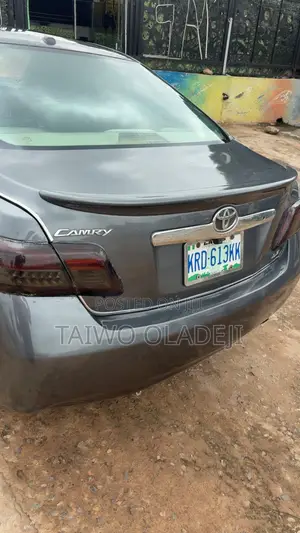 Toyota Camry LE 4dr Sedan (2.5L 4cyl 6AM) 2010 Gray