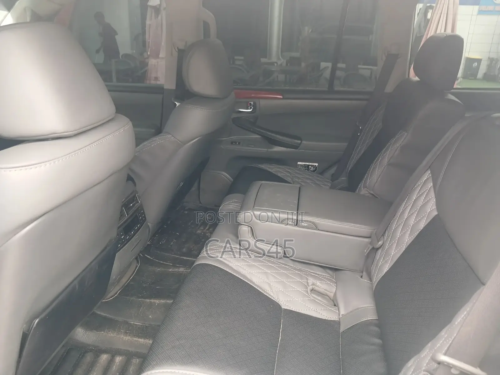 Lexus LX 2008 Silver