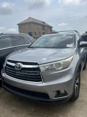 Toyota Highlander XLE V6 4x4 (3.5L 6cyl 6A) 2016 Gray