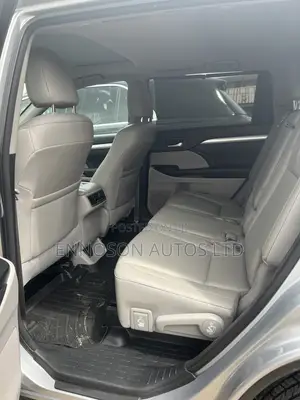 Toyota Highlander XLE V6 4x4 (3.5L 6cyl 6A) 2016 Gray