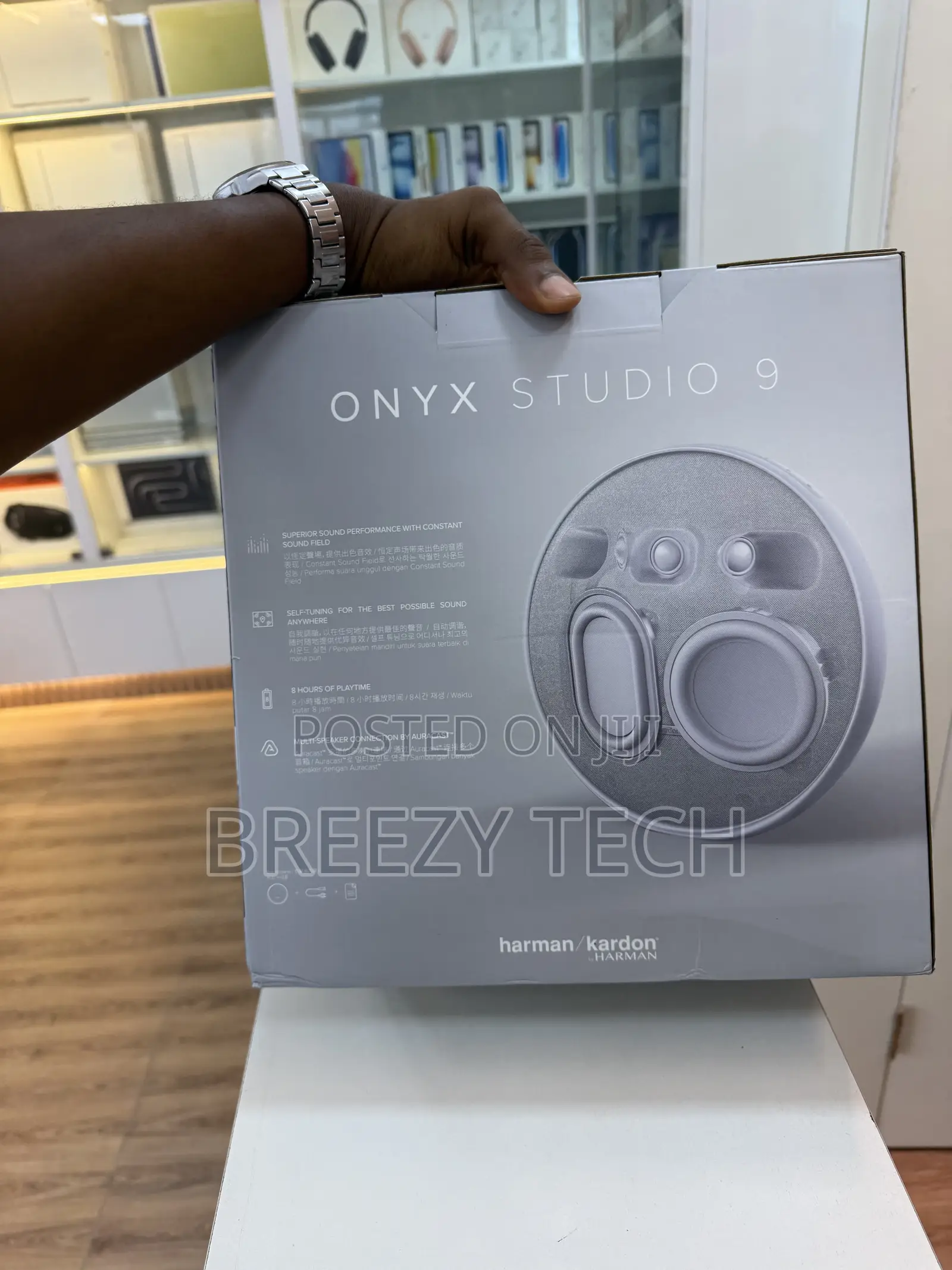 HK Onyx Studio 9