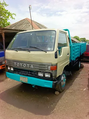 Nigeria Use Toyota Dyna 300 Normal Handb3rz Petrol Engine