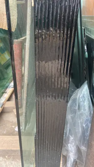 Crystal-Clear Glass: Thick, Tempered Glass Panels Keep the Space