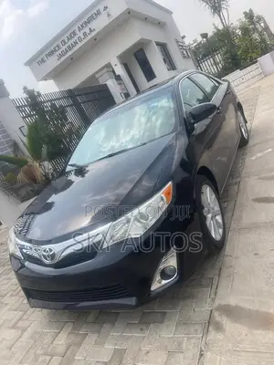 Toyota Camry XLE 4dr Sedan (2.5L 4cyl 6A) 2013 Black