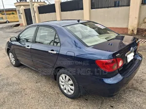 Toyota Corolla LE 2005 Blue