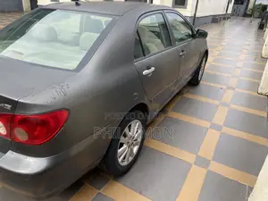 Toyota Corolla 2005 Gray