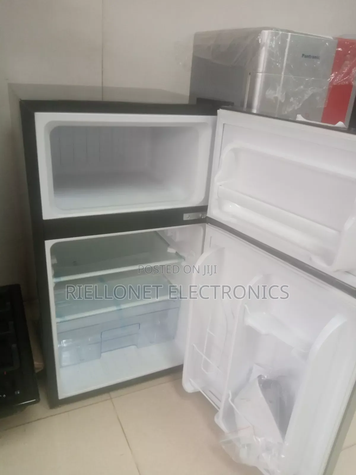 Pantronic Double Door Table Top Fridge