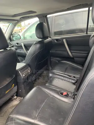 Toyota Highlander 2012 Gold