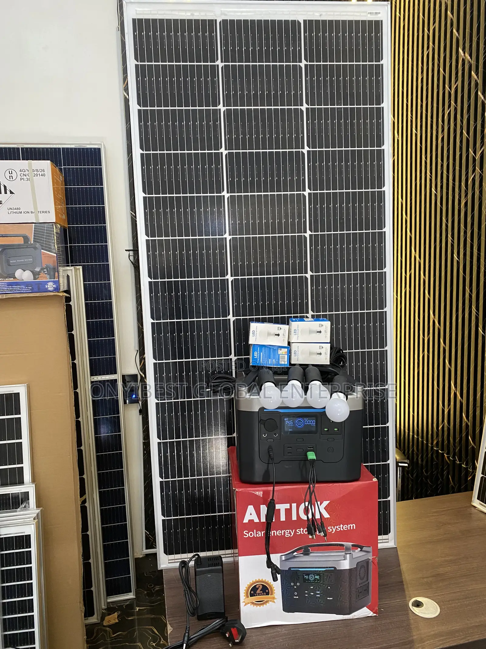 1000W Portable Solar Generator