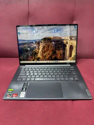 Laptop Lenovo Legion Pro 7 16GB AMD Ryzen 7 SSD 512GB
