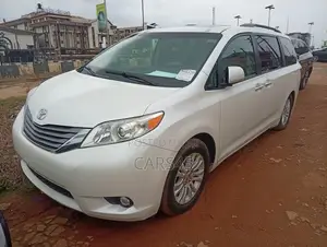 Toyota Sienna 2015 White