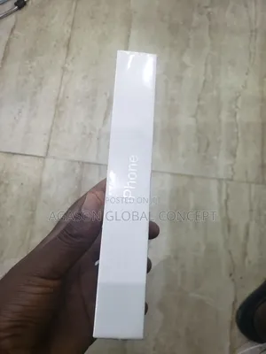 New Apple iPhone 16 Pro Max 1 TB Silver