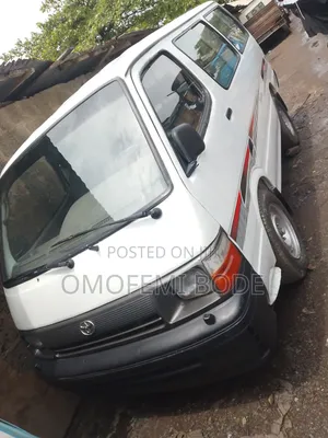 Toyota HiAce 1999 White