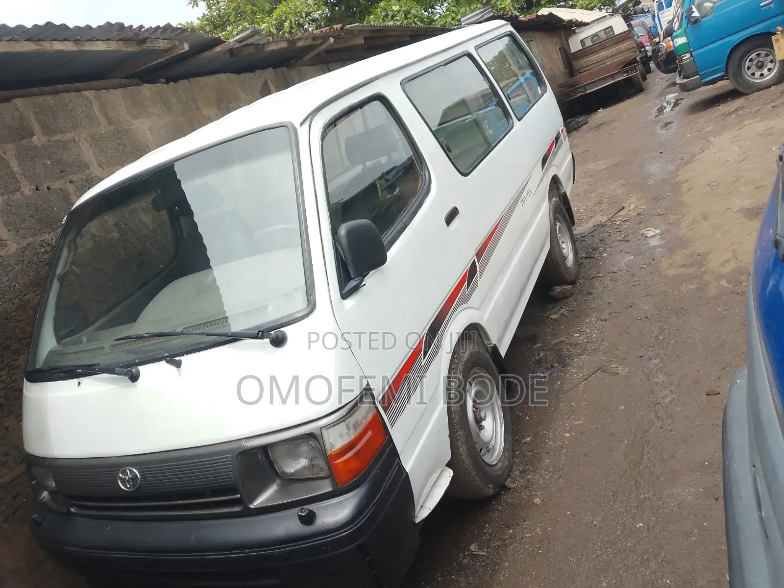 Toyota HiAce 1999 White