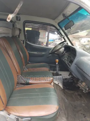 Toyota HiAce 1999 White