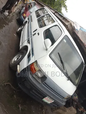 Toyota HiAce 1999 White